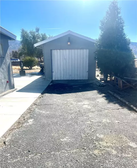 1010 E Nicolet St, Banning, CA 92220 photo 2