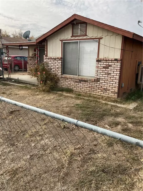 177 S Magnolia Ave, Farmersville, CA 93223