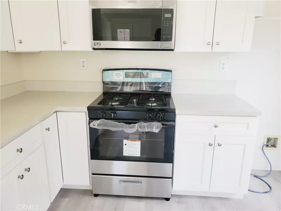 Kitchen - 10695 Plainfield St, Adelanto, CA 92301 photo 3 of 5