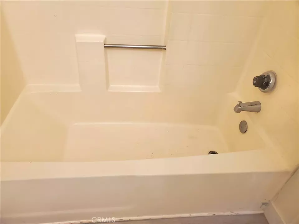 Bath - 10695 Plainfield St, Adelanto, CA 92301 photo 6 of 7