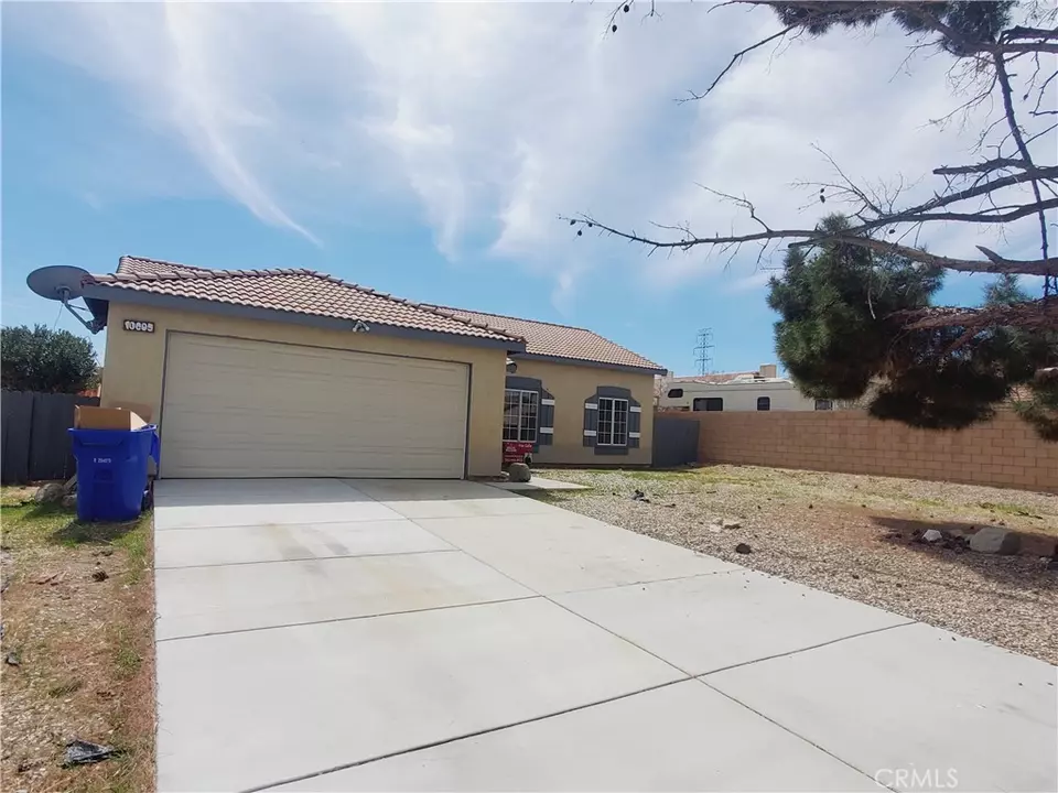 Exterior - 10695 Plainfield St, Adelanto, CA 92301 photo 2 of 7