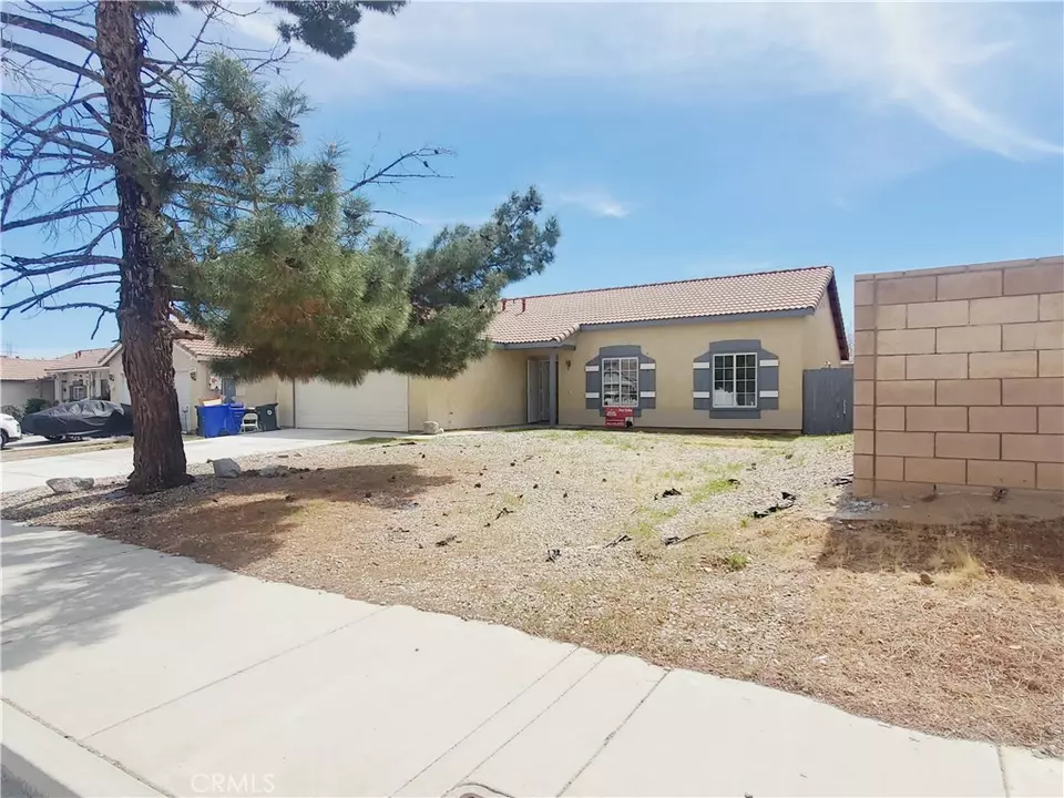 Exterior - 10695 Plainfield St, Adelanto, CA 92301 photo 3 of 7