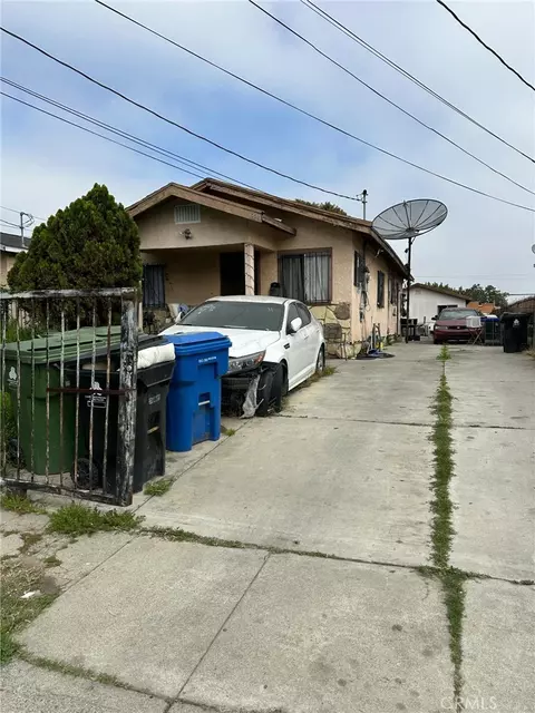 221 W 106th St, Los Angeles, CA 90003