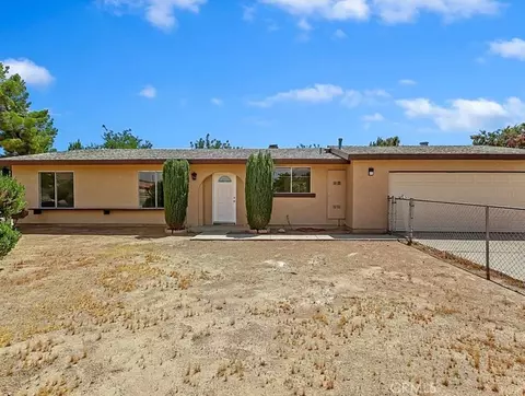 21215 Multnomah Rd, Apple Valley, CA 92308