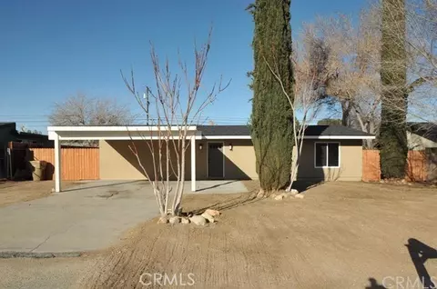 16246 Pine St, Hesperia, CA 92345
