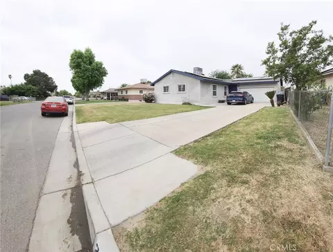 2709 Laurel Dr, Bakersfield, CA 93304