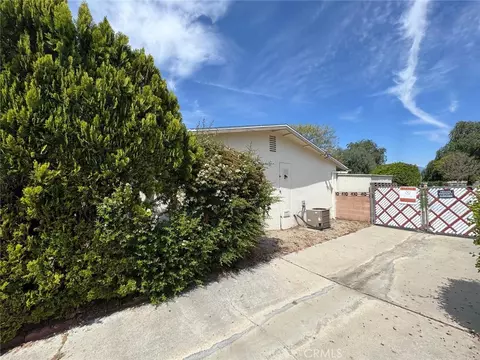 840 S Gilbert St, Hemet, CA 92543 photo 6