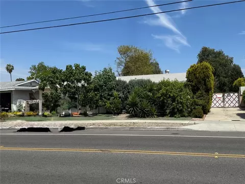 840 S Gilbert St, Hemet, CA 92543 photo 2