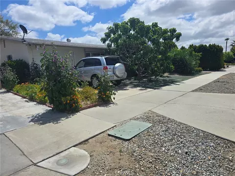 840 S Gilbert St, Hemet, CA 92543 photo 4