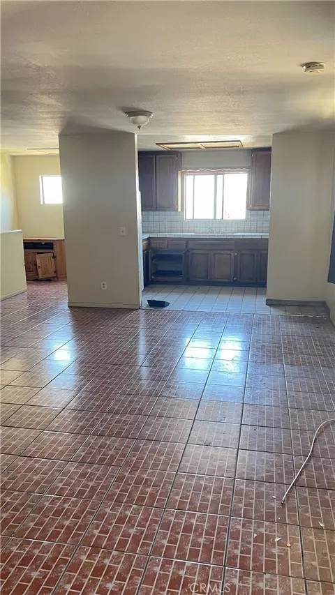 1087 S Rowan Ave, Los Angeles, CA 90023