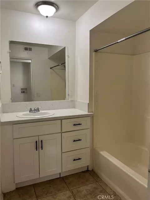 Bath - 2035 Reedy Ave, Highland, CA 92346 photo 1 of 1