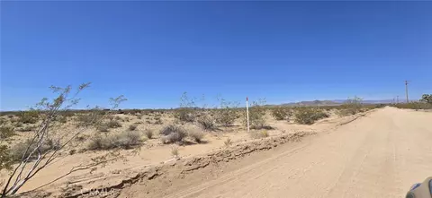 61329 Moon Dr, Landers, CA 92285 photo 6