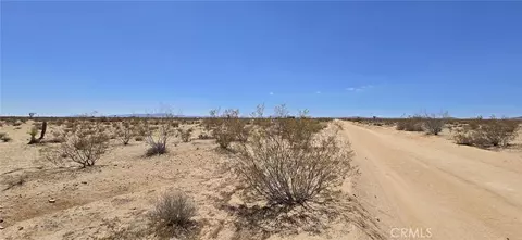 61329 Moon Dr, Landers, CA 92285 photo 5