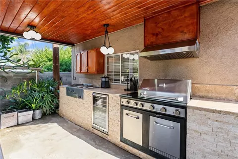 2901 Huston St, Pomona, CA 91767