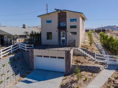 16590 Forrest Ave, Victorville, CA 92395