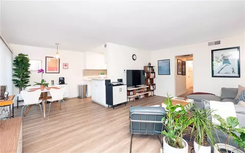 6160 Whitsett Ave #4, North Hollywood, CA 91606