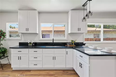 637 W 105th St, Los Angeles, CA 90044