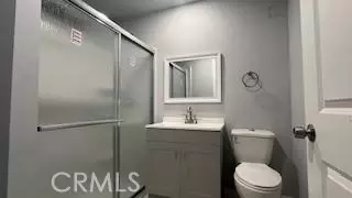 Bath - 3943 Ridge Rd, Riverside, CA 92501 photo 1 of 1
