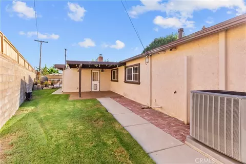 Exterior - 2929 E Hamilton Ave, Orange, CA 92867 photo 3 of 4