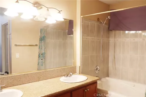 Bath - 43964 Fallon Dr, Lancaster, CA 93535 photo 1 of 4