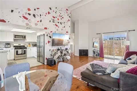 326 E Hazel St #6, Inglewood, CA 90302
