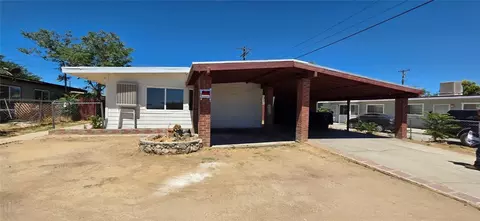 38857 9th St E, Palmdale, CA 93550