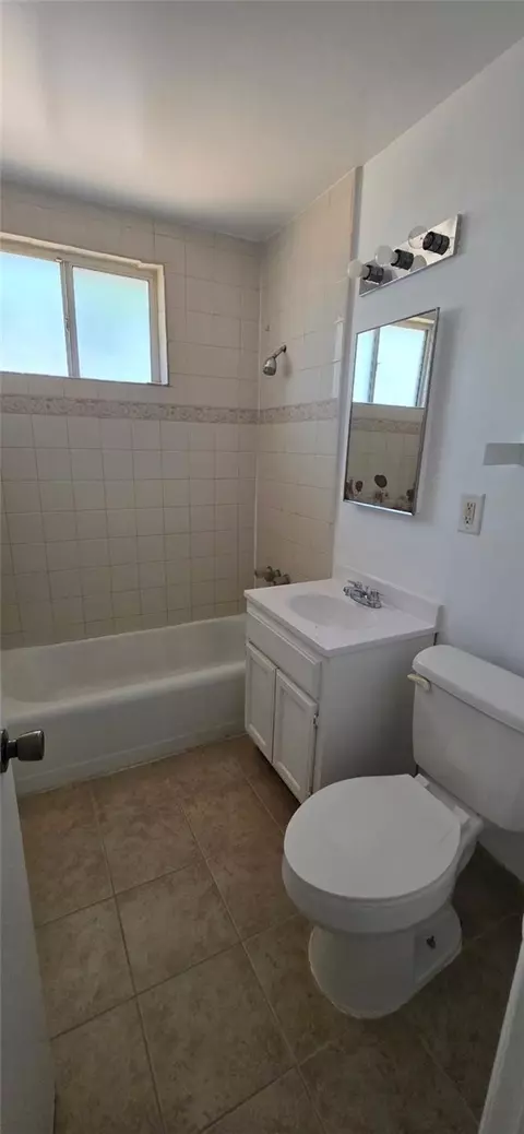 Bath - 38857 9th St E, Palmdale, CA 93550 photo 2 of 2