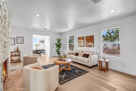 5452 Harcross Dr, Windsor Hills, CA 90043