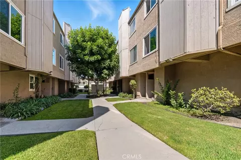 334 S Walnut #13, Brea, CA 92821
