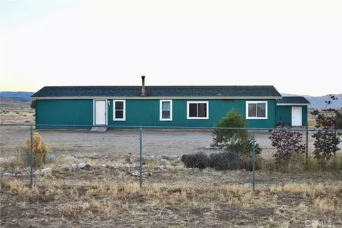 49645 Three Points Rd, Lancaster, CA 93536 photo 3