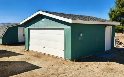 49645 Three Points Rd, Lancaster, CA 93536 photo 9