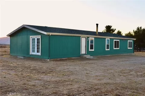 49645 Three Points Rd, Lancaster, CA 93536 photo 2