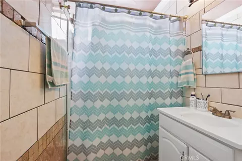 Bath - 618 E 225th, Carson, CA 90745 photo 1 of 1