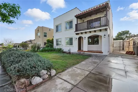 2111 S Bronson Ave, Los Angeles, CA 90018