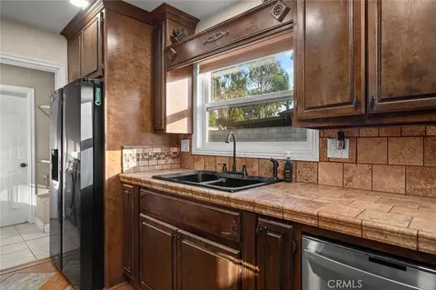 1255 Jadestone, Corona, CA 92882 photo 6