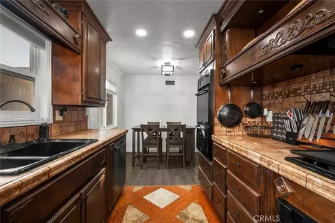 1255 Jadestone, Corona, CA 92882 photo 8
