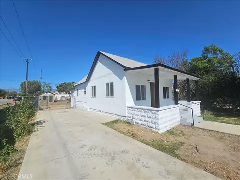 207 E O St, Colton, CA 92324