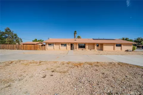 18080 Manitou Rd, Apple Valley, CA 92307