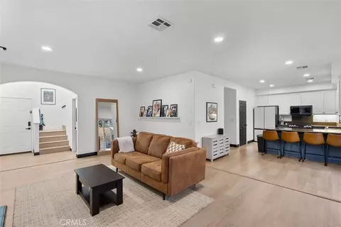 13372 Hyland, Sylmar, CA 91342