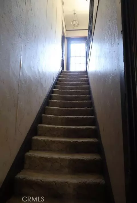 Entry Way - 209 Carlton, Pasadena, CA 91103 photo 6 of 8