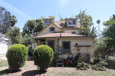 Exterior - 209 Carlton, Pasadena, CA 91103 photo 3 of 11