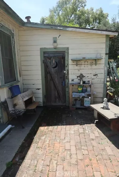 Exterior - 209 Carlton, Pasadena, CA 91103 photo 2 of 11