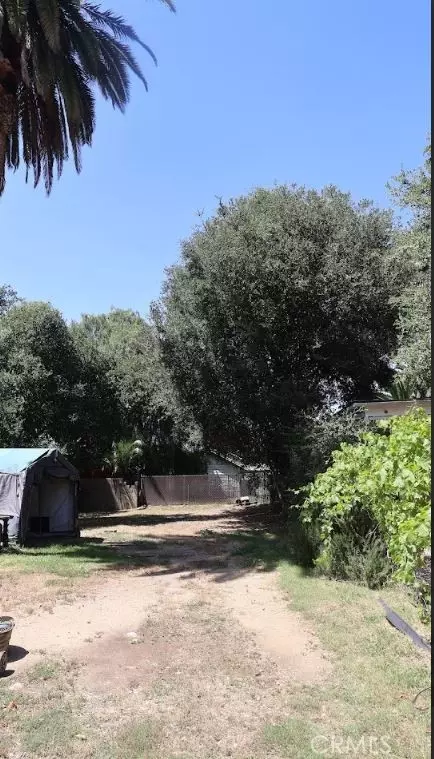 Exterior - 209 Carlton, Pasadena, CA 91103 photo 7 of 11
