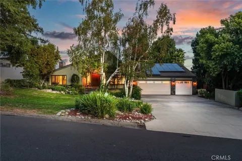 2420 San Antonio E, Upland, CA 91784