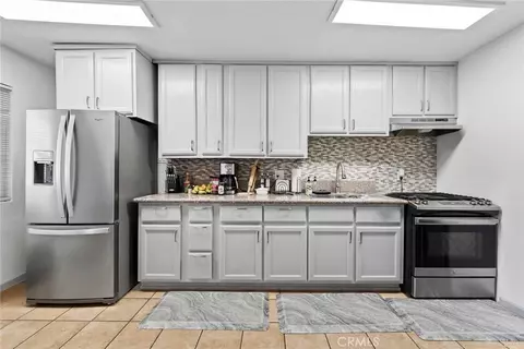 3325 Santa Fe #120, Long Beach, CA 90810