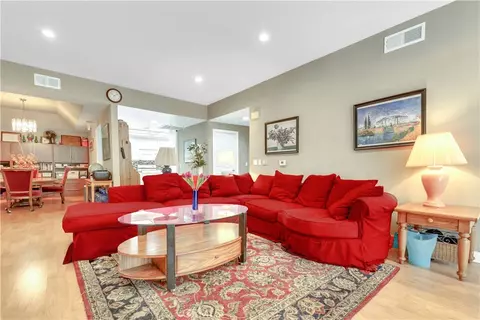 10511 Ashton #101, Los Angeles, CA 90024