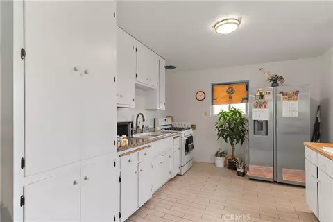 Kitchen - 9404 Mesa, Lucerne Valley, CA 92356 photo 1 of 3