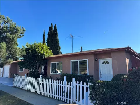 10406 San Carlos, South Gate, CA 90280