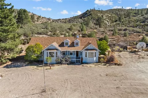 47536 3 Points Rd, Lake Hughes, CA 93532