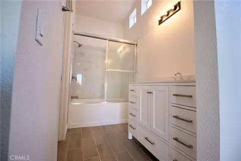 Bath - 716 Periwinkle, Perris, CA 92571 photo 3 of 4